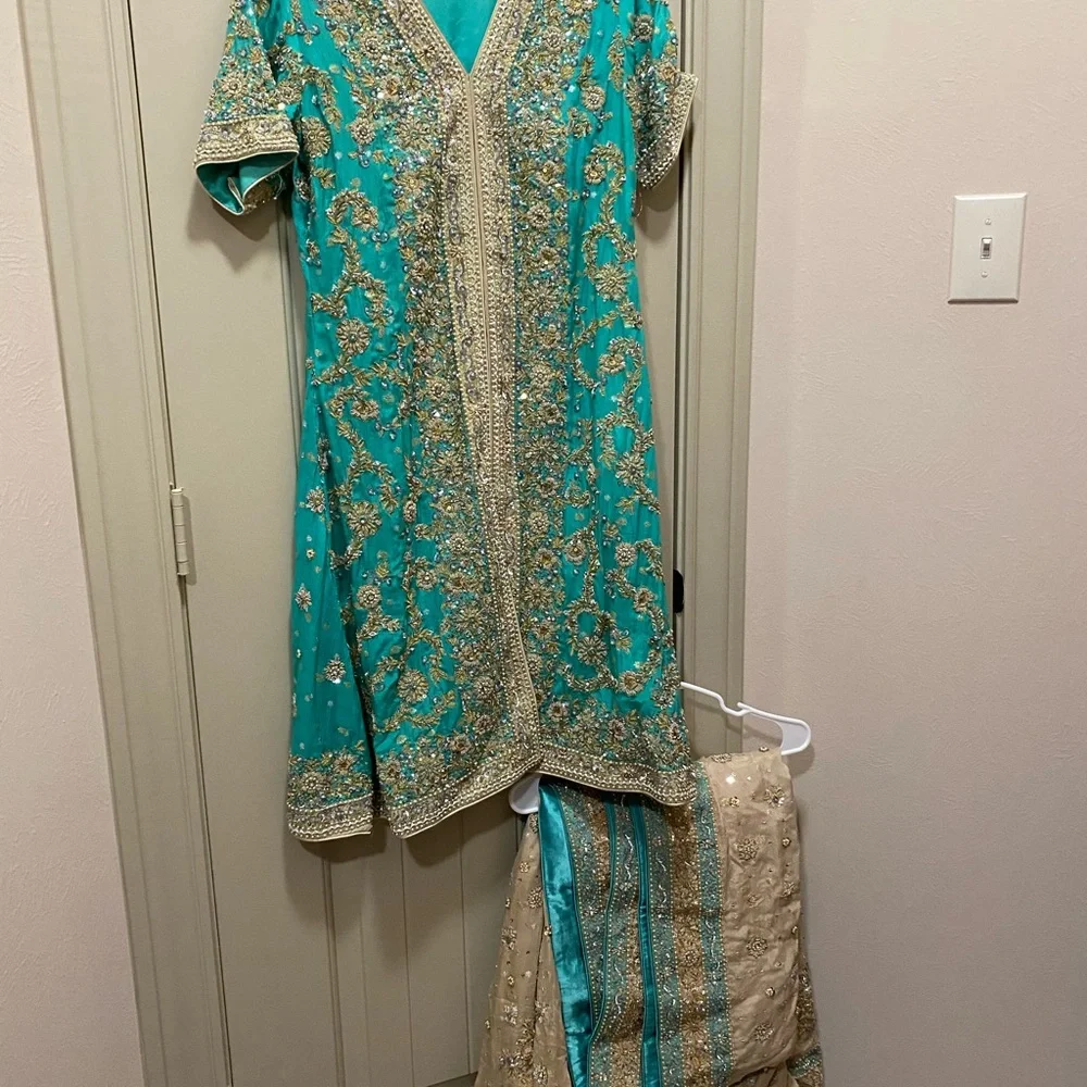 Shalwar Kameez Blue With purse clutch wedding dress - Picture 2 of 8